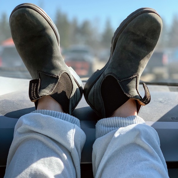 Meet your Posher, Ria May - Picture 3 of 4